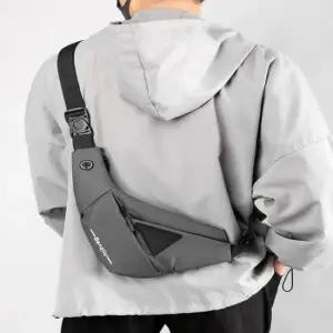 [패션] 남자 3컬러 스포츠가방 삼각형 슬링백 미니크로스백