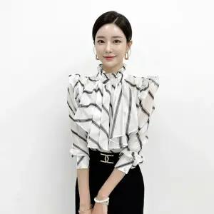 금찌 유 러플 블라우스 ST8123B