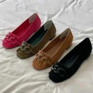 [하프클럽/다잇템]여자 사각코 술장식 사슬 합성피혁 플랫슈즈