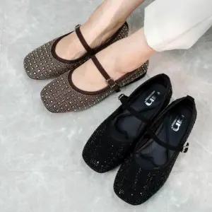 [하프클럽/다잇템]여자 낮은굽 큐빅 스트랩 사각코 슈즈