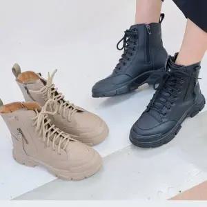 [옷자락]여자 레이스업 청키솔 데일리 앵클 부츠