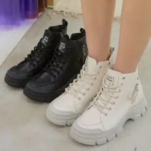 [옷자락]여자 가을겨울 트렌디 통굽 하이탑 부츠