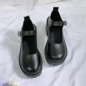 [옷자락]여자 라운드토 버클 스트랩 플랫폼 메리제인 구두