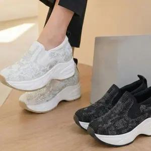 [옷자락]여자 데일리 큐빅 키높이 슬립온 스니커즈