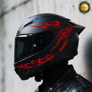 8-in-1 레트로 불꽃 텍스처 오토바이 헬멧 스티커 세트 (상어 글자 포함)