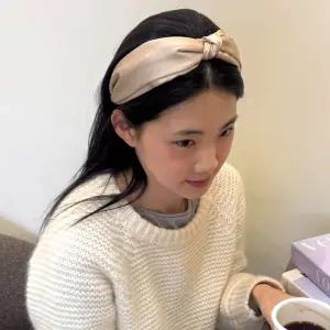 [셀러에이드]꼬임 와이드 헤어밴드 머리띠 베이지