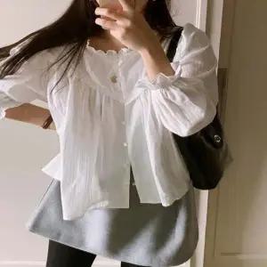 레이스 프릴 포인트 퍼프소매 펀칭 긴팔 블라우스