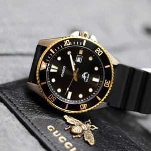 [카시오] 금새치 흑새치 금장 다이버 우레탄 손목시계