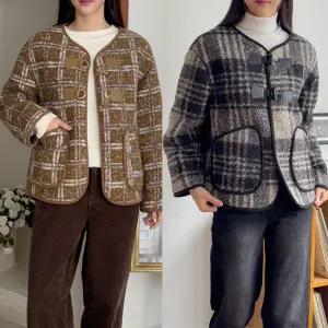 [신상특가] G.모데나 토글버튼 뽀글이 체크 자켓