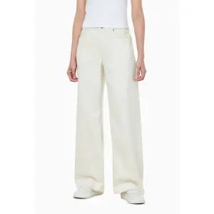 [롯데백화점]캘빈클라인 여성 로우라이즈 배기핏 화이트진 린넨 청바지 47C721G