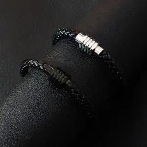 남성 남자 가죽 써지컬스틸 심플 자석 팔찌