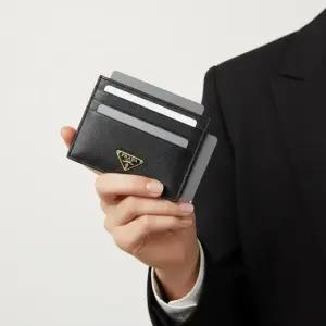 사피아노 삼각로고 지갑 1MC025 QHH F0002 배송