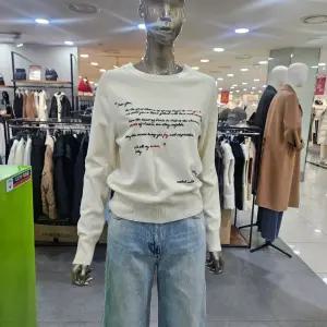 시슬리/애플아울렛/레터링 자수 울 니트 SAKP04511