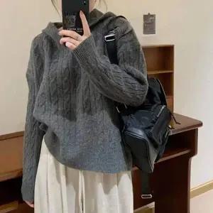 여성 BX81OA59 겨울 외출 꽈배기 케이블 짜임 루즈핏 스타일 후드 니트 티셔츠