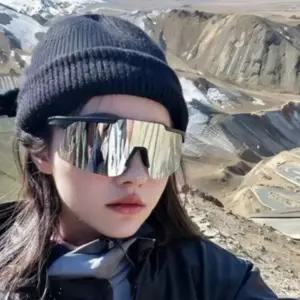 운동 선글라스 가벼운 변색 아웃도어 스포츠 고글 러닝 고강도 자외선 편광 경량 운전 유연 방탄 렌즈 골프