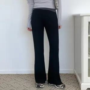 라젤 골지 버튼 부츠컷 밴딩팬츠