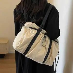 여자 일상 룩 스트링 포켓 숄더 백 어깨끈 가방 코디