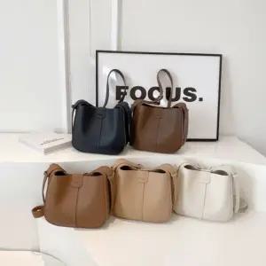 파우치포함 부드러운 롱 레더 스트랩 숄더백 크로스백 여자크로스백 레더크로스백