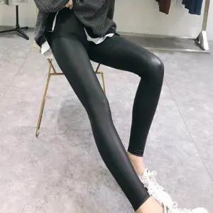 가죽 쫀쫀 스판 레깅스 블랙 광택 쫄바지 스타일리쉬 WtV4+2MKB