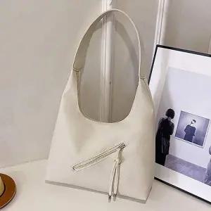 [골드스마일]심플 사선 지퍼 레더백 백이쁜 사계절가방