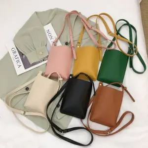 간단한 소지품 핸드폰 수납 레더 미니 크로스백 여자크로스백 휴대폰가방 핸드폰크로스백