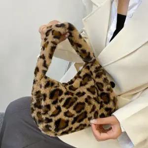 여성토트백 여성 미니 토트 백 레오파드 지브라 퍼 손 가방 brown
