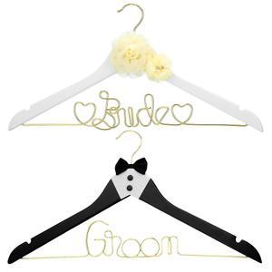 턱시도 정장 신부 들러리 결혼 선물 파티 샤워를 위한 유순틱 2종 행거 신랑 나무 웨딩드레스 행거(보타이와 베이지 플라워 포함)