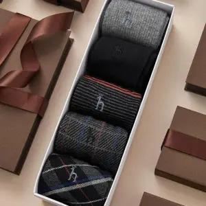 [헤지스](대구신세계)[선물추천][ 퍼피자수 혼합 패턴 장목 양말 5종 세트 HJSS4F502WT