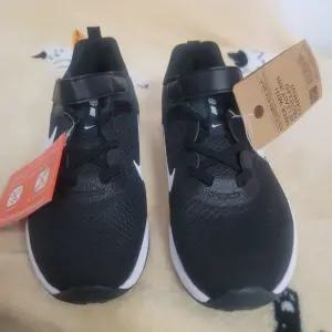 나이키 키즈 운동화 레볼루션 6 넥스트 네이처 블랙 DD1095-003