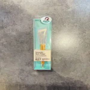 필리밀리S 매끈결필터 파운데이션 브러시 827