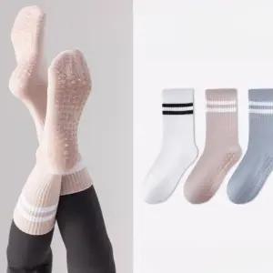 필라테스 요가 논슬립 롱삭스 스포츠 니삭스 미끄럼방지 양말 운동용 롱양말