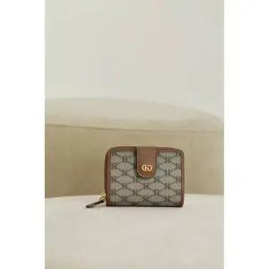 국내 매장판 헤지스 vk 지갑 선물포장HIWA4F835W1_ 브라운 로고패턴 가죽 여성 지퍼 수납 반지갑 여자 정품