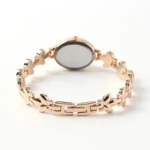 여성용 레드 메탈 손목시계 여성시계 여자시계 손목시계 패션시계 여자손목시계