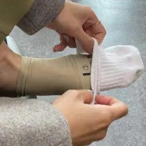 [에이치플러스몰]밴드 실리콘 발바닥 쿠션 패드 부드러운 충격 흡수