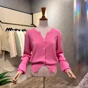 [대구백화점] [ab.f.z]V넥 크롭 단추 가디건(AOA1HY56C)