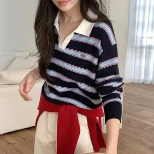 [코코블랑] 차프 팬던트 스트라이프 카라 니트