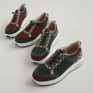 화려한 패턴 투톤 스트랩 데일리 운동화 스니커즈 여성운동화 여자스니커즈