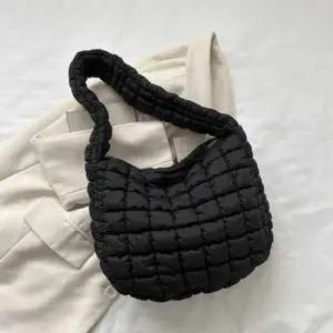 여성 QZL208R2 방한 패딩 스타일 퀄팅 백 다용도 멀티 데일리