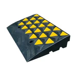 차량진입판 고무 경사판 H150mm 반사지부착 세이프티업 현관 카업 상가