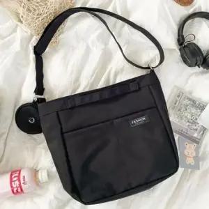 [패션] 남성용 블랙 캐주얼 크로스백 대학생 책가방 고등학생 숄더백