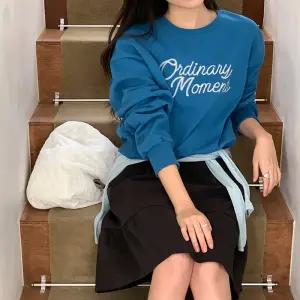 [코코블랑] 오디너리 자수 맨투맨