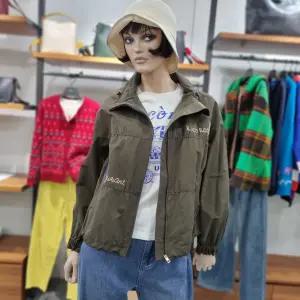 베네통/애플아울렛/자수 하이넥 집업 점퍼/BAJP14511