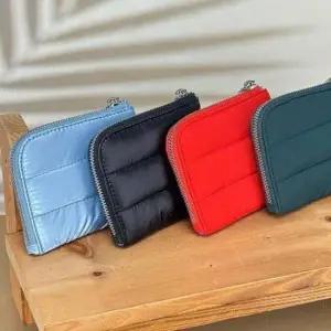여성 패딩 미니 지갑 카드 동전 지퍼 파우치 데일리파우치 수납 가볍게드는지갑 패딩지갑 동전 미니카드지