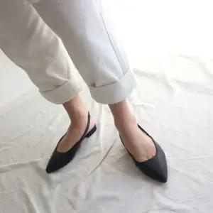 국내제작 뾰족코 스틸레토 낮은굽 스트랩 슬링백 플랫 하객