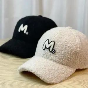 [패션] 귀여운 영문 포인트 캐주얼 외출 패션 뽀글이 모자