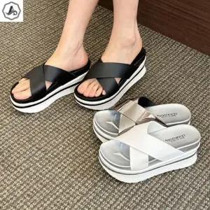 [애슬릿] 키높이 슬리퍼 크로스 실버 발편한 5.5cm