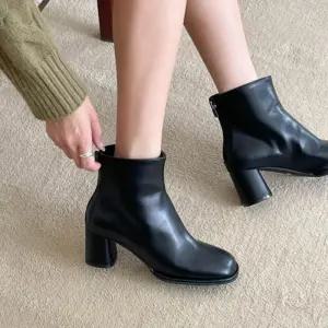 심플 모던 스퀘어 미들굽 베이직 구두 발목 앵클 부츠