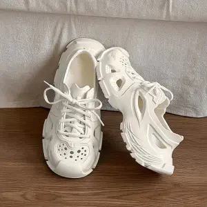 [에이치플러스몰]남녀공용 여름 물놀이 샌들 2컬러 비치 아쿠아슈즈