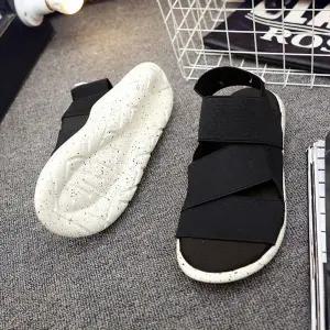 [에이치플러스몰]남녀공용 아쿠아 샌들 캐주얼 데일리 물놀이 신발 2컬러 ZG840