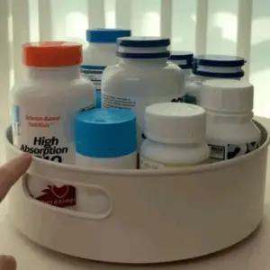 대형 화이트 회전식 트레이 냉장고 화장대 주방 수납함 정리 용도 센스있는 구성